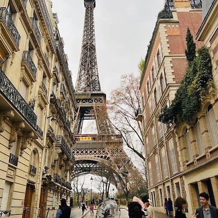 Au Pied De La Tour Eiffel Paris Exterior photo
