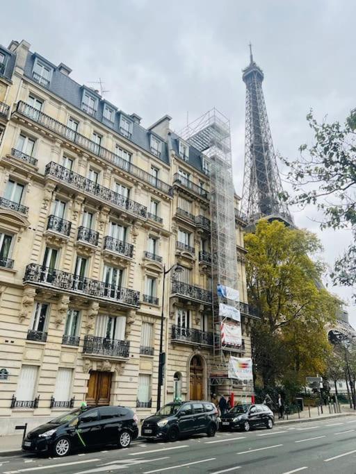 Au Pied De La Tour Eiffel Paris Exterior photo